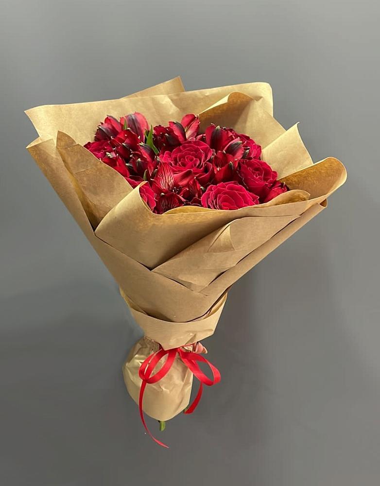 Букет цветов из: Альстромерии и Розы в Шуе