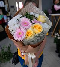 Букет цветов из:  Герберы, Розы и Хризантемы в Шуе