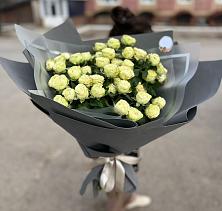 Букет Белые кустовые розы Солинеро в Шуе