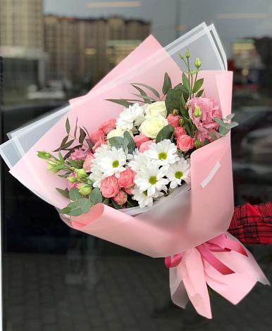 Букет цветов из: Розы, Лизиантусы и Хризантемы в Шуе